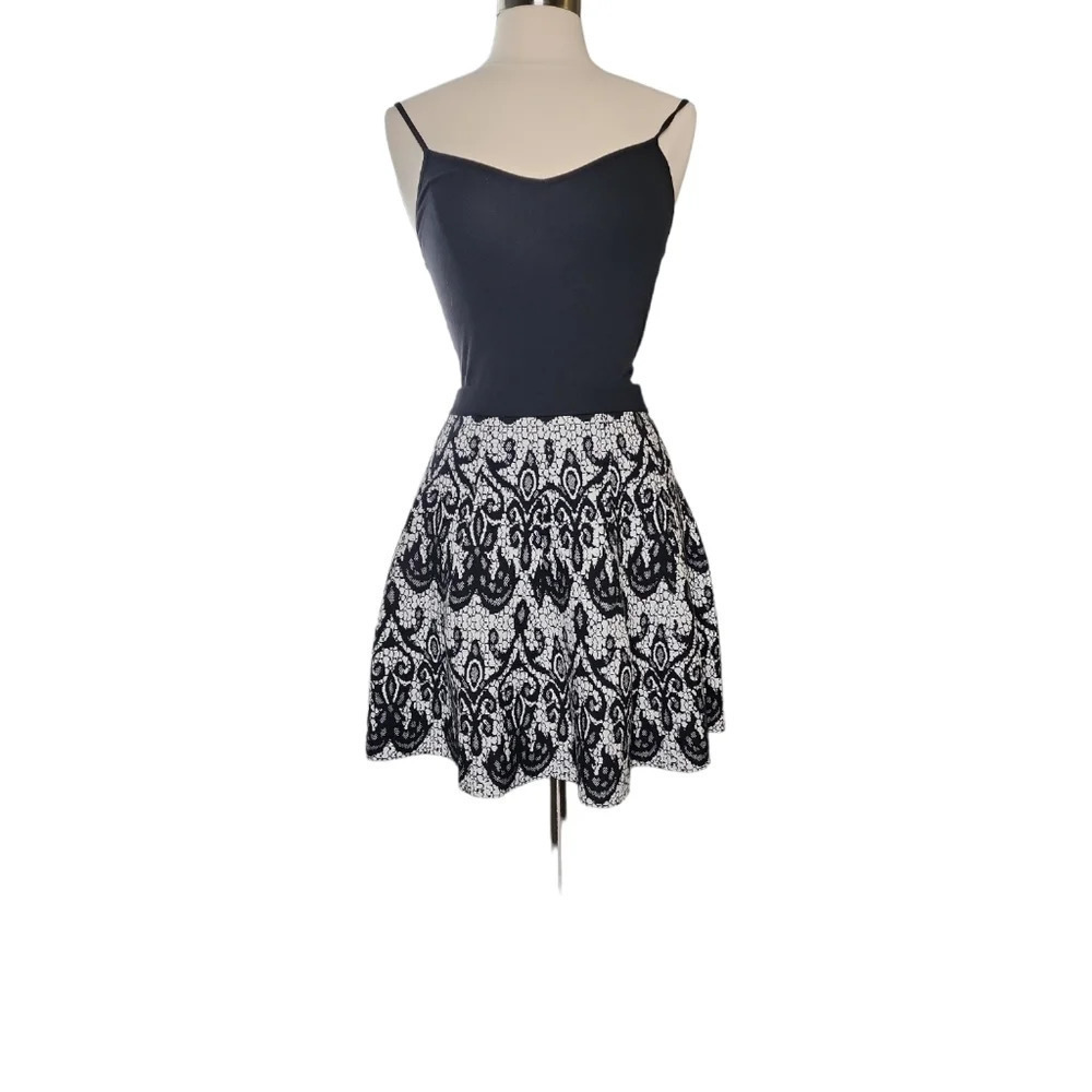 Cynthia Rowley Young Womens Knit Flare Skirt Black/White Print Size Medium